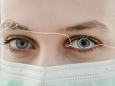 Photo d'un regard de femme avec un masque chirurgical